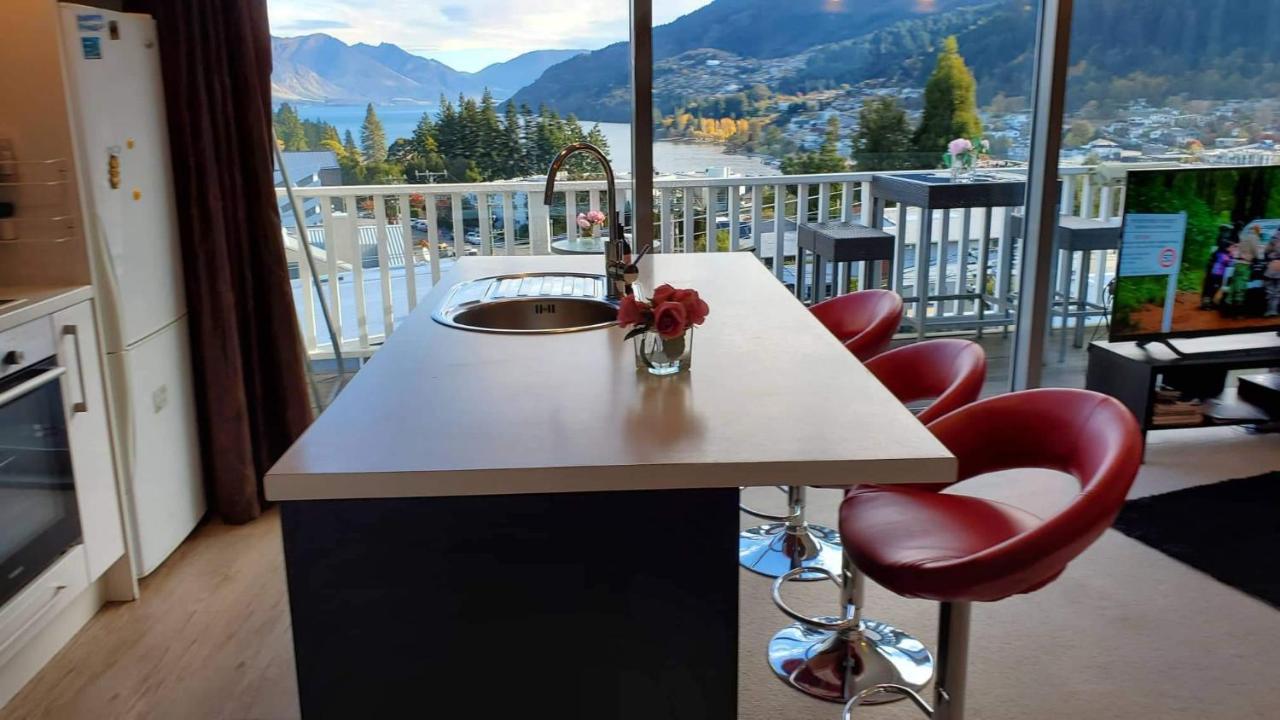 Central Lakeview Apartment With Amazing Rooftop 镇上湖景三室套房 Queenstown Extérieur photo